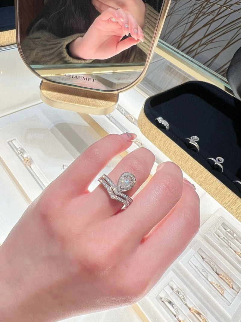 CHAUMET